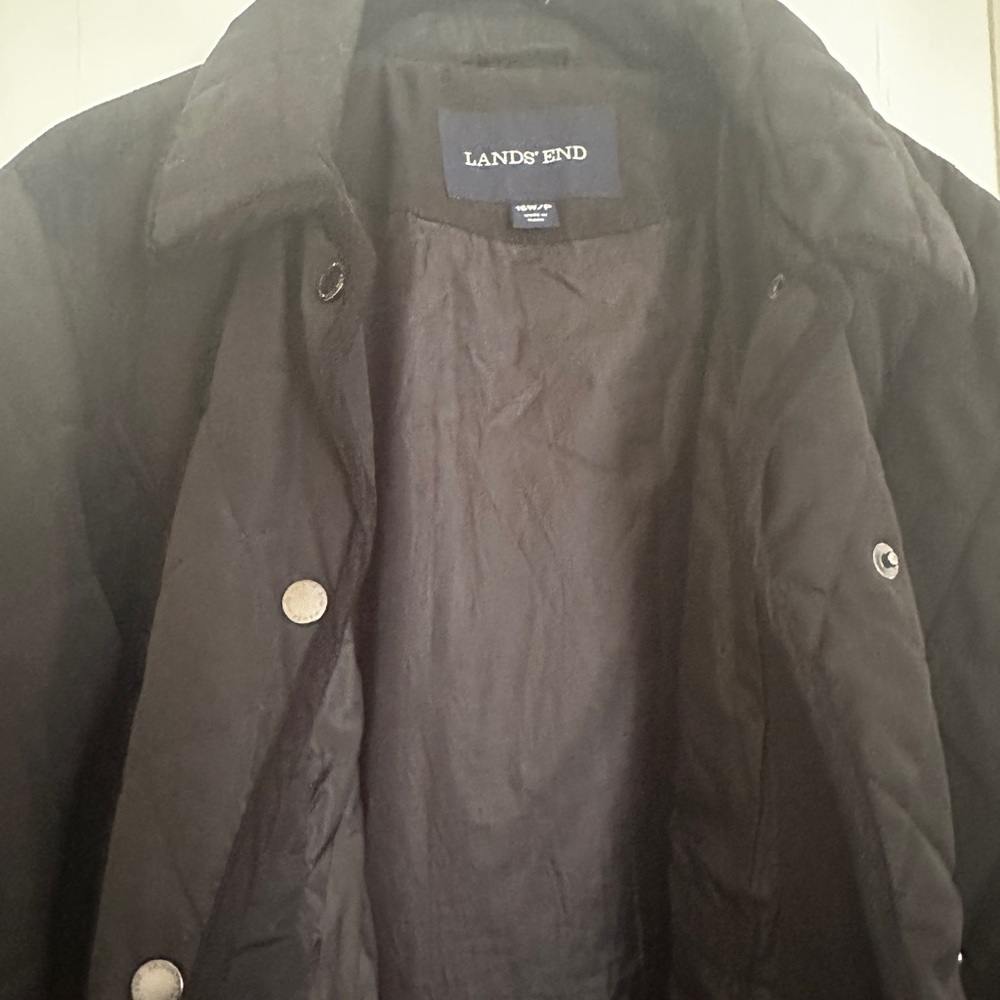 Lands' End Black Women’s Quilted Knee Length Barn Coat with Velvet Trim. - Picture 5 of 7